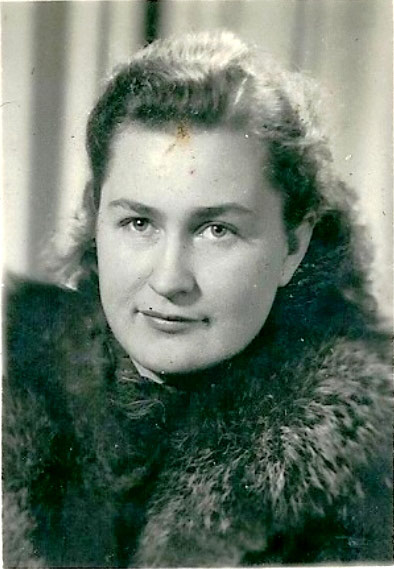 Alina Srzedzińska, prawdopodobnie już po powrocie do Polski (1949 r)